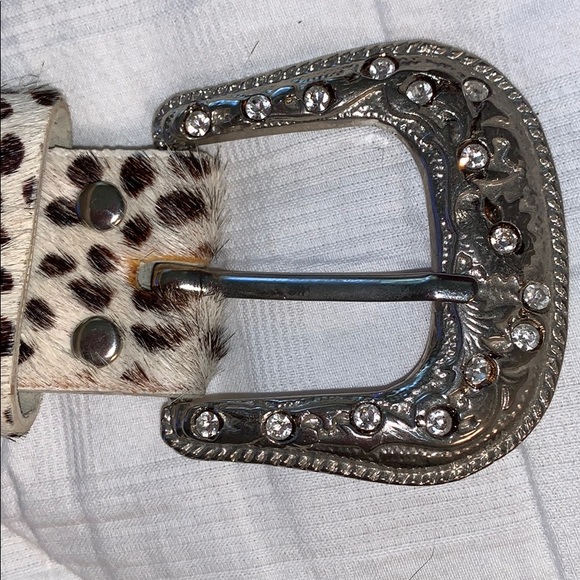 Cara Cowhide Belt Size M - Picture 2 of 7